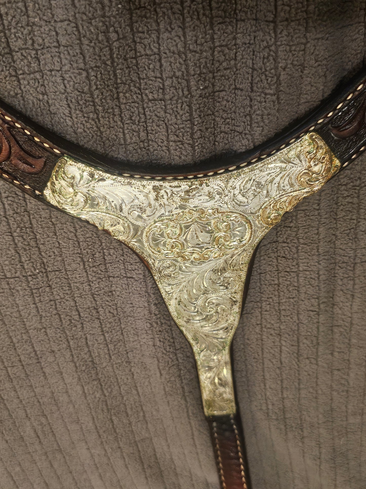 Circle Y Breastcollar, Silver accents, tooled leather!