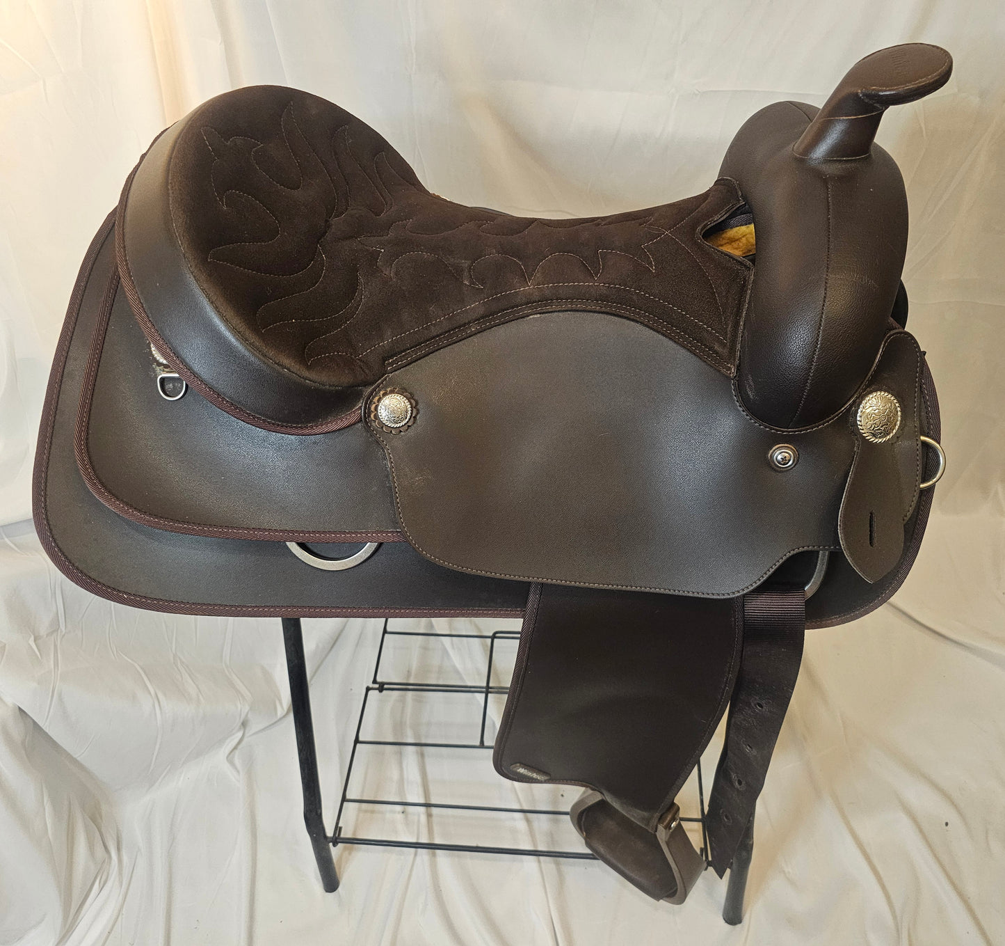 New 17" Wintec Synthetic Western Saddle