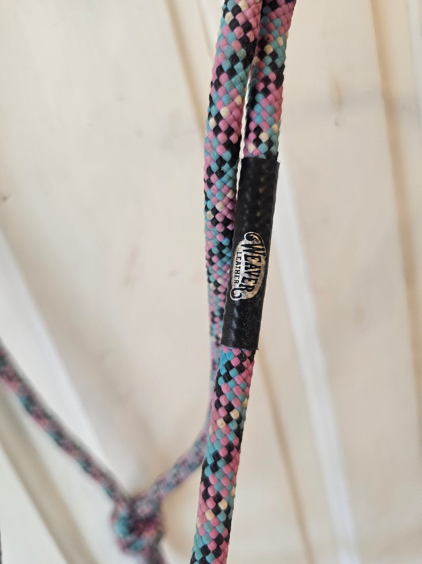 New Weaver Silvertip Stiff Rope Halter pink/blue/black