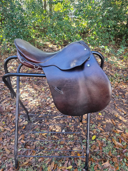 17" Stübben Used English AP Saddle