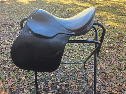 17" Stübben Used English AP Saddle