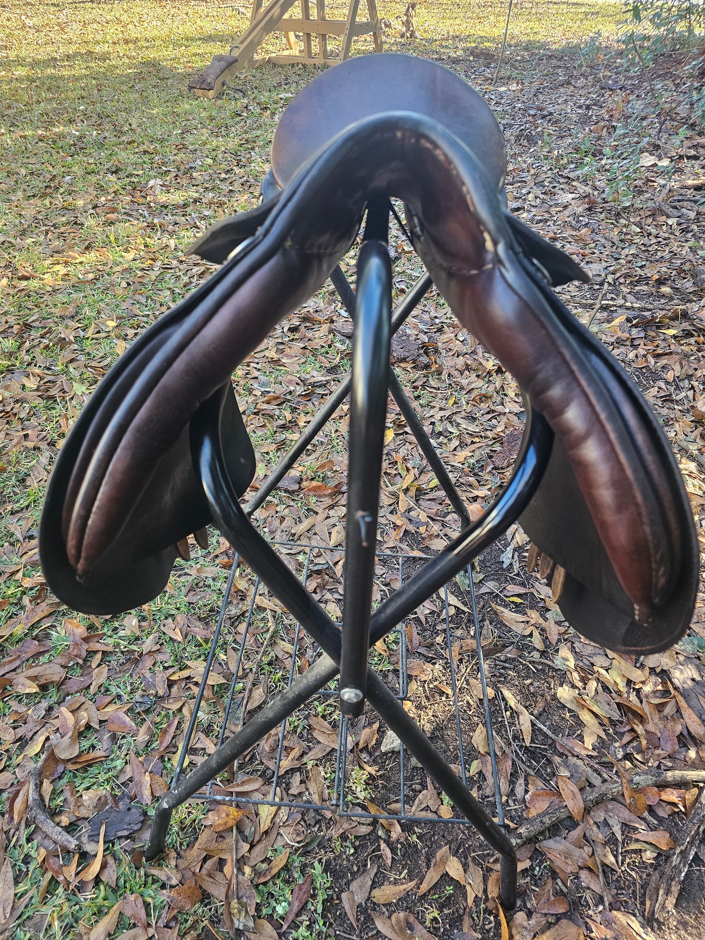 17" Stübben Used English AP Saddle