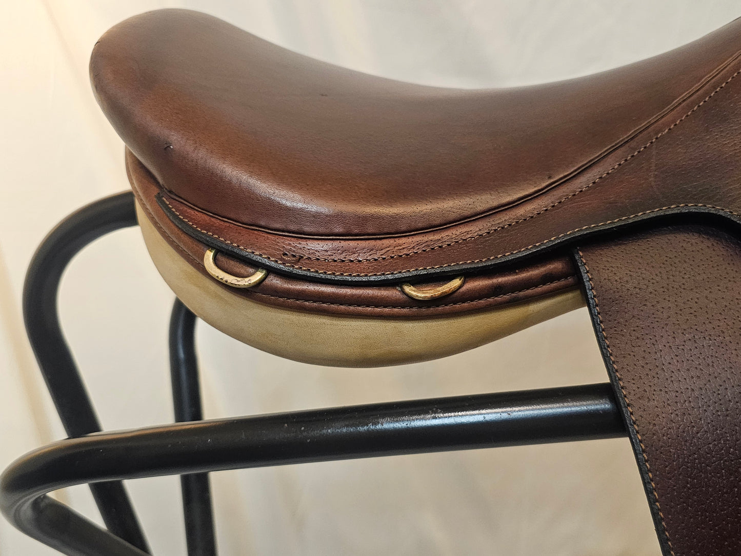 17.5" Riviera AP English Saddle used