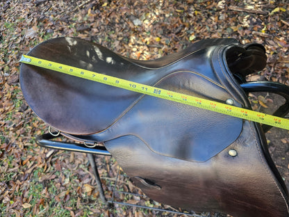 17" Stübben Used English AP Saddle