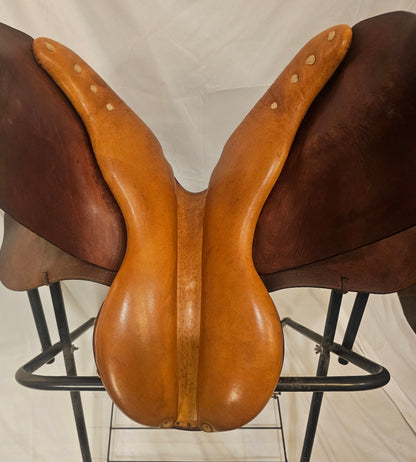 16.5" Antill English CC/Hunt  Saddle used