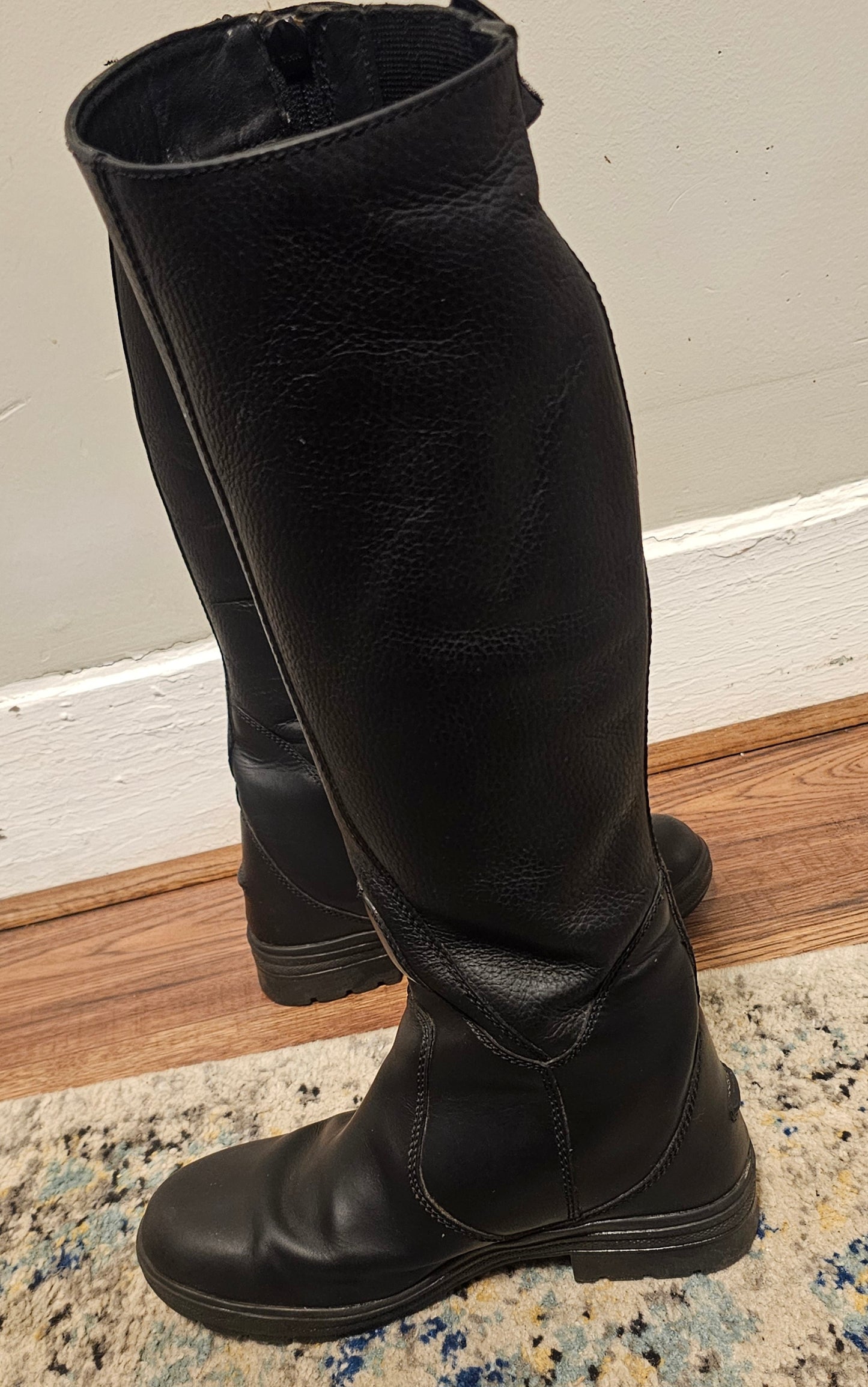 Ovation Moorland II Highrider woman's tall riding boots size 7.5 used