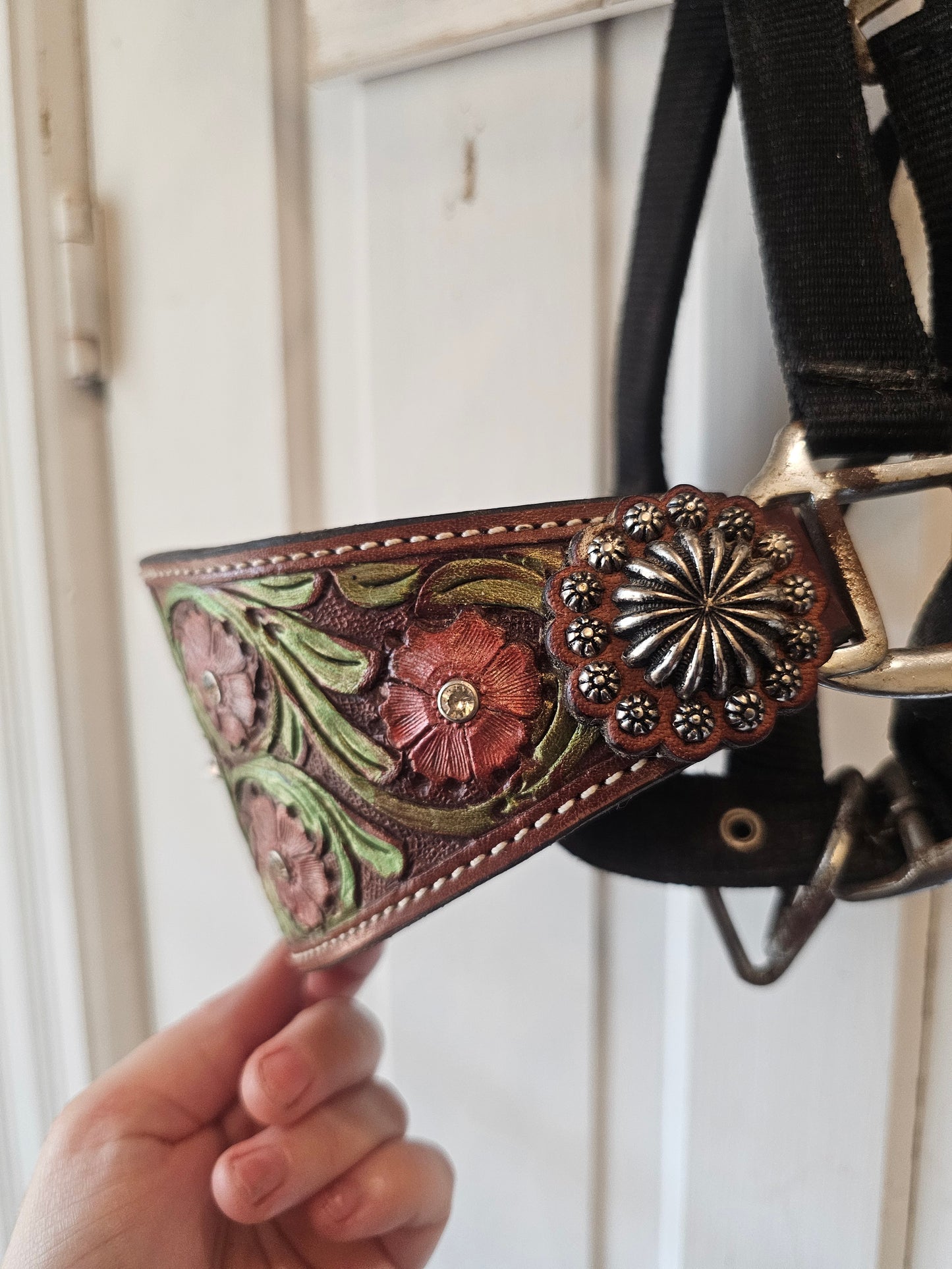 Bronc Horse Halter, beautiful floral Design, painted, Rhinestones