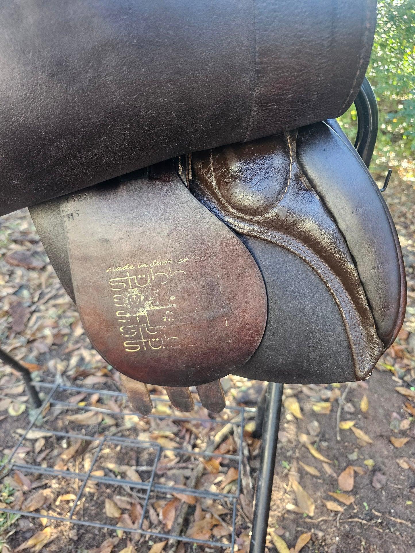 17" Stübben Used English AP Saddle